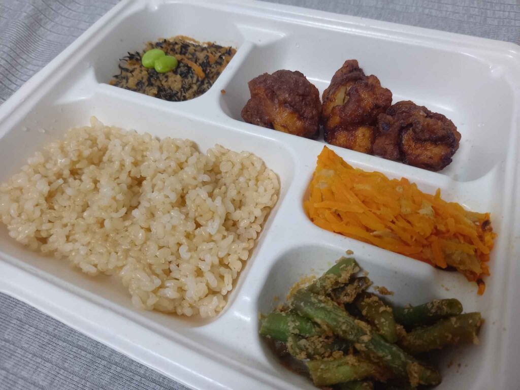 鶏もも肉の塩こうじからあげ弁当